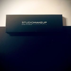 STUDIOMAKEUP Ease•To•Wear Eyeshadow Palette
